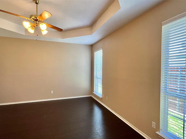 2056 Hawken Dr — Photo 9
