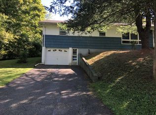 31 Hillside Ave, Wingdale, NY 12594