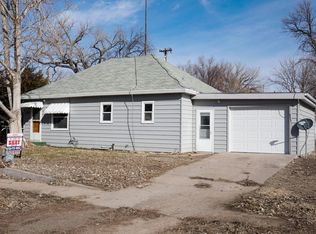 404 E 4th St, Big Springs, NE 69122