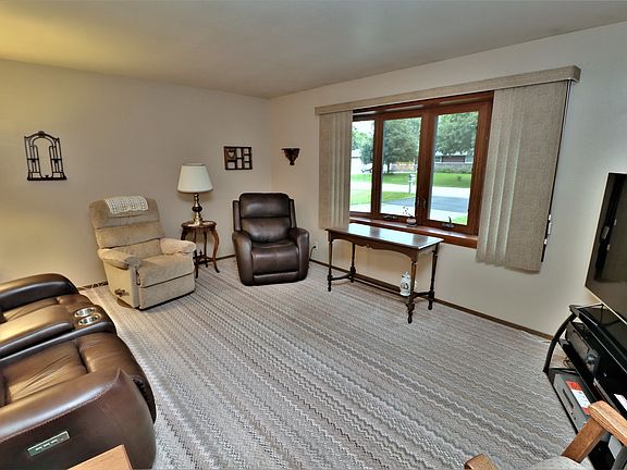 2nd image of 10437 Firefly Ct