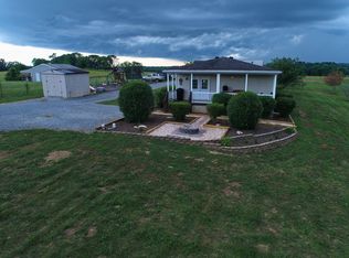 991 Rock Springs Rd, Bethpage, TN 37022