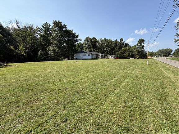 4th image of 3670 Lake Rd
