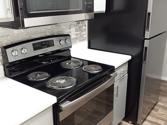 Stainless & Black Appliance Package in all Kitchens
