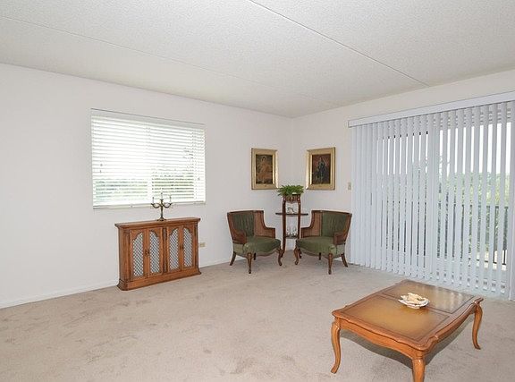 4th image of 1 Bloomingdale Pl APT 418