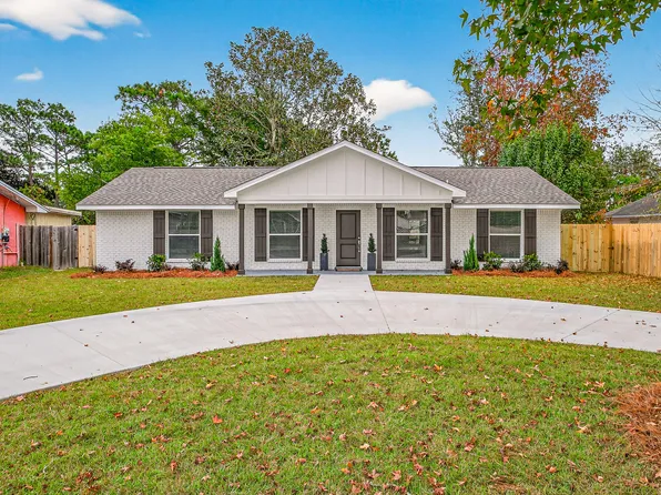 333 Woodland Ave, Mary Esther, FL 32569