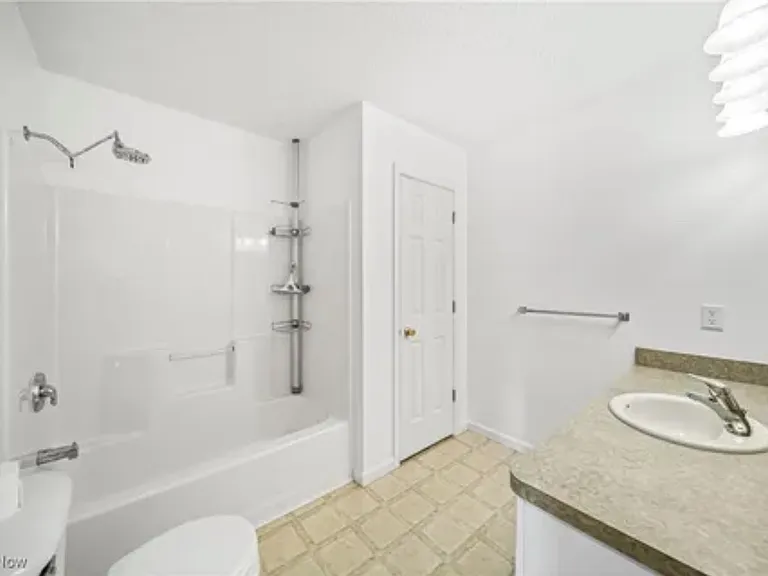 369 University Ave #1 — Photo 7