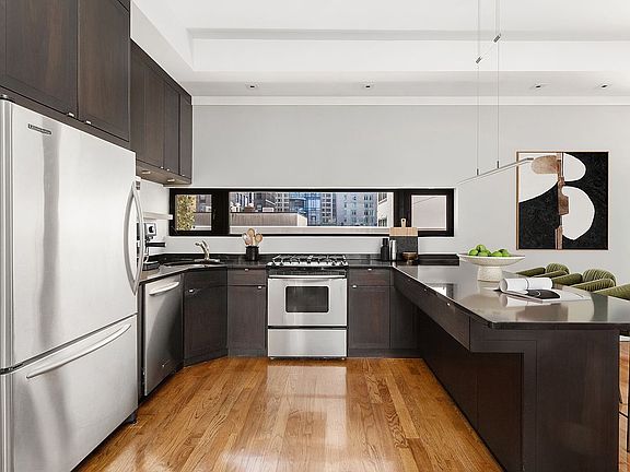 3rd image of 25 Murray St APT 7G