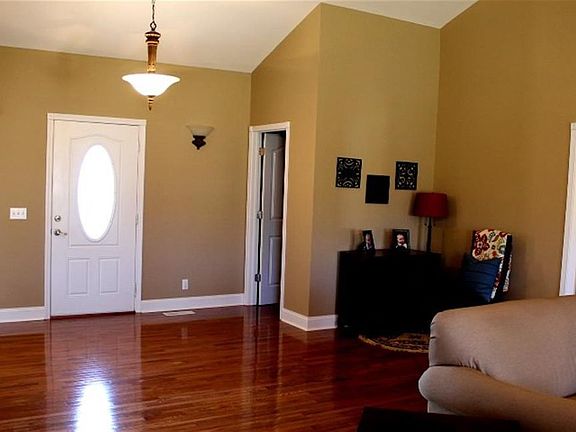 2nd image of 111 Thoroughbred Dr