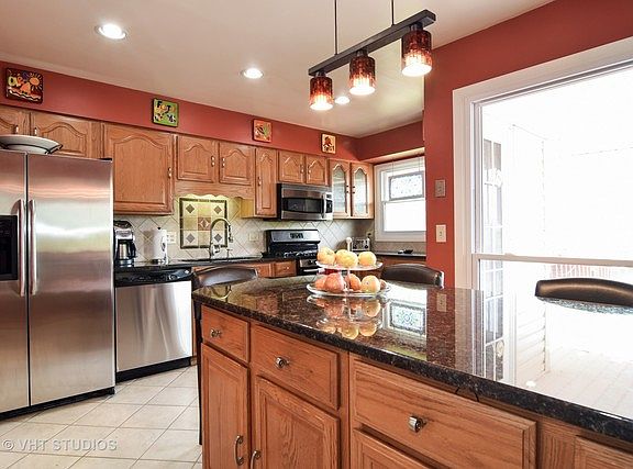3rd image of 1110 Glen Ln