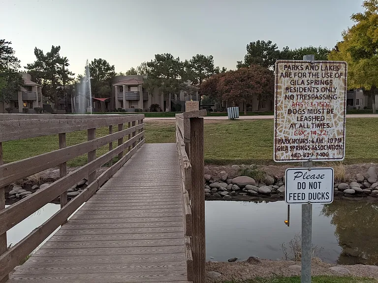 658 N Poplar Ct — Photo 17