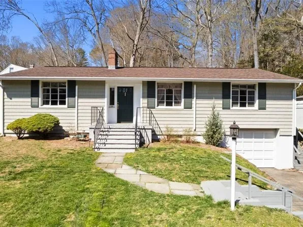 26 Parker Terrace, Essex, CT 06426