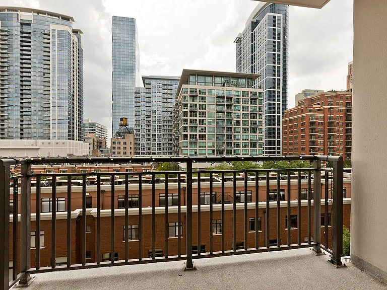 1322 S Prairie Ave #609 — Photo 10