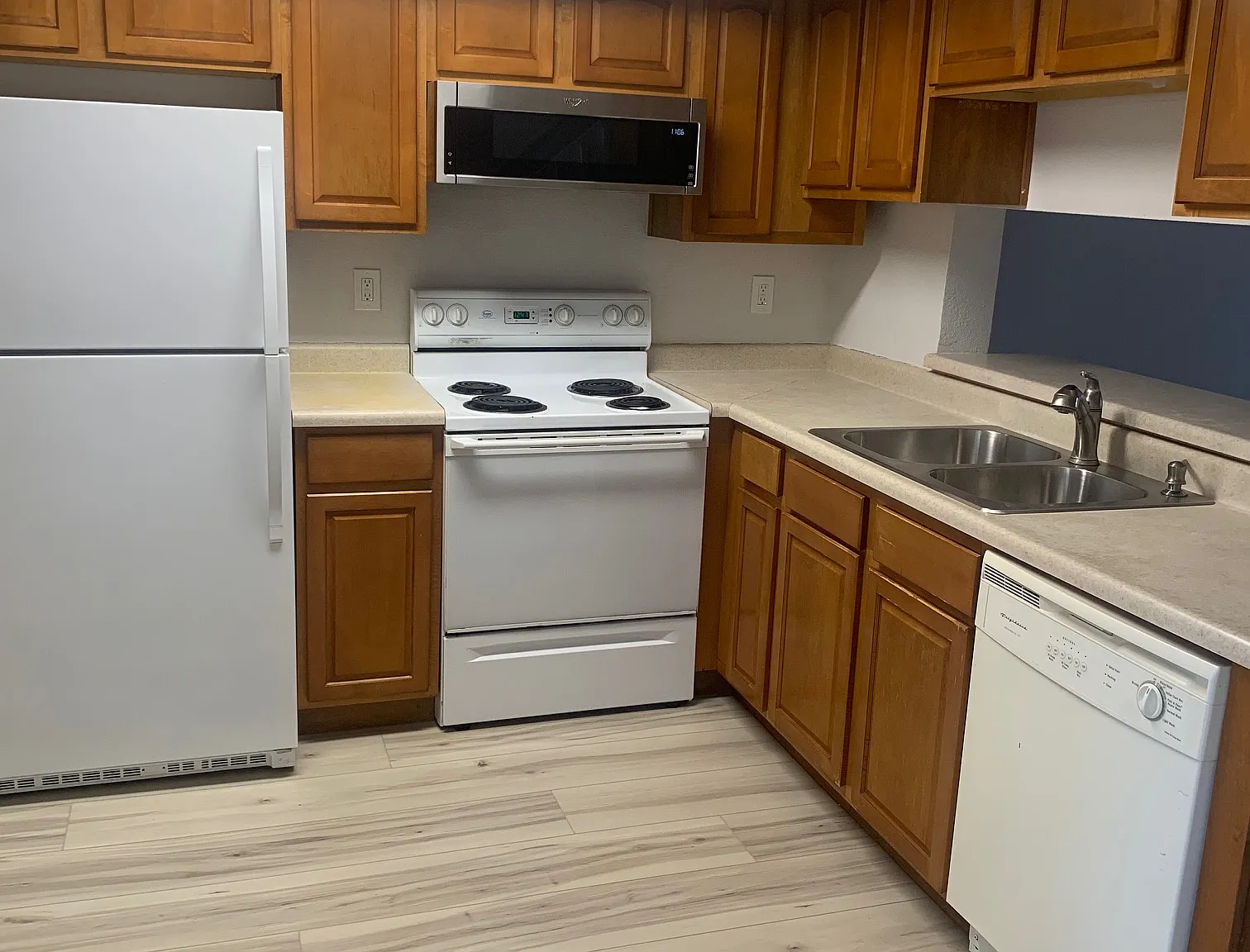 2 bed, 1150 sqft, $1,700 — Photo 3