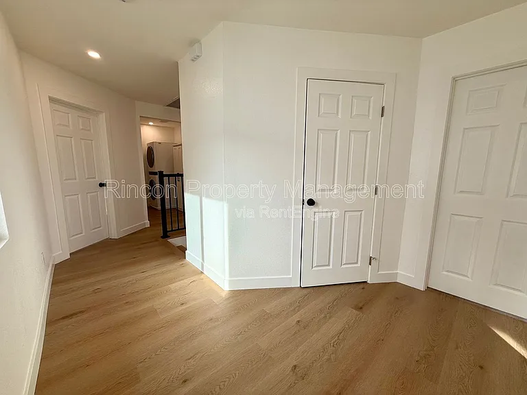 607 Lemon Way #B — Photo 7