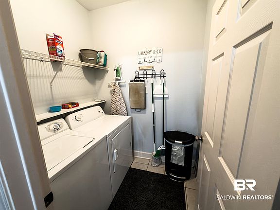 5th image of 450 Park Ave APT 811