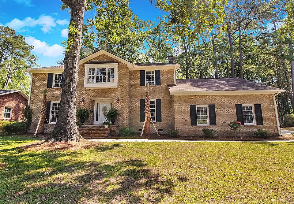 1st image of 609 Fairington Dr
