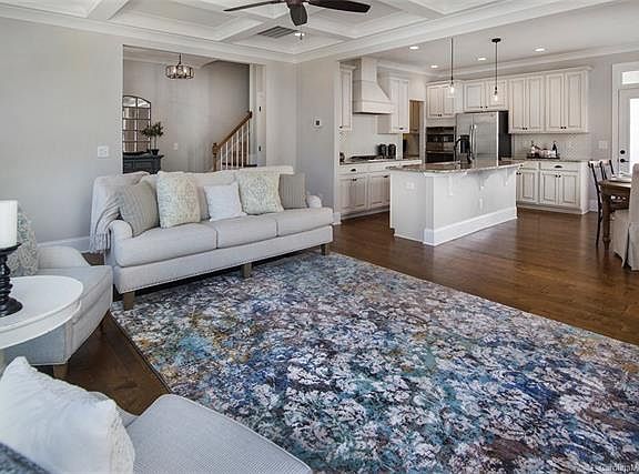 4th image of 9410 Kings Parade Blvd