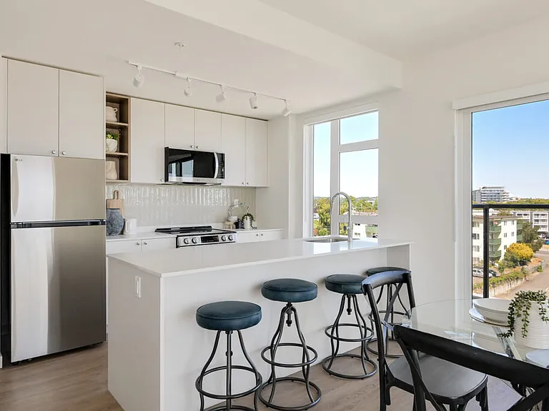 480 Esquimalt Rd — Photo 54
