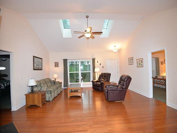 3rd image of 113 Bluewater Blvd