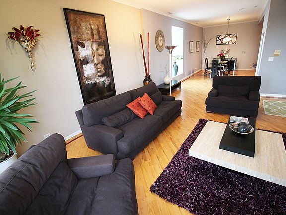 2nd image of 4232 S King Dr APT 4S