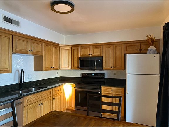 2nd image of 4807 Beach Landing Ct #4