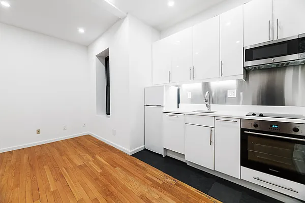 Rented by REAL New York | media 3