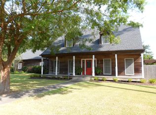 1617 Walker Rd, Sulphur, LA 70665