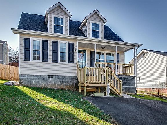 2nd image of 120 Saint James Pl