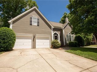 6702 Charter Hills Rd, Charlotte, NC 28277