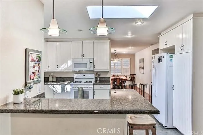 3 bed, 1505 sqft, $4,495 — Photo 2