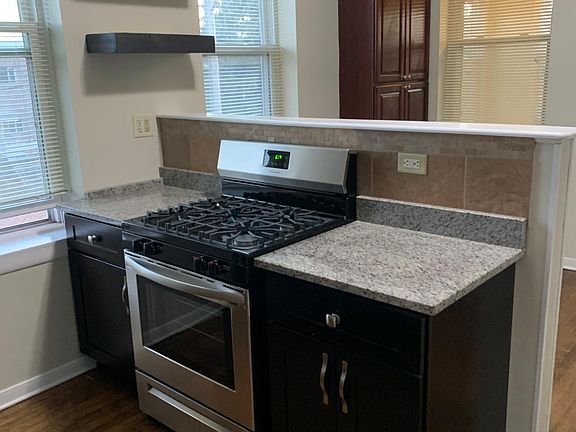 2nd image of 2816 N Lawndale Ave #4