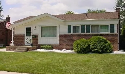 25649 Wagner Ave photo 1