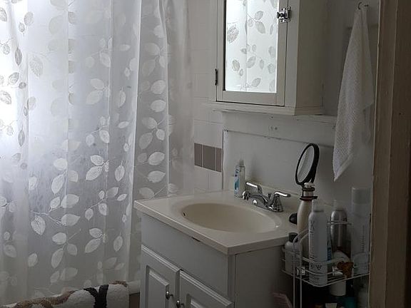 5th image of 3717 W Cullom Ave #2