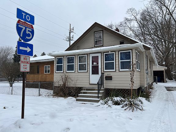 3rd image of 609 Walker St