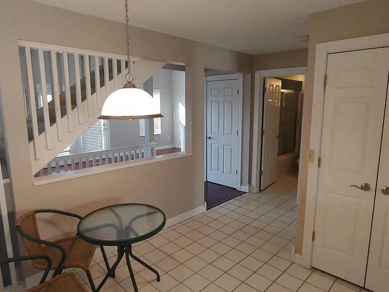 590 Bradley St — Photo 7