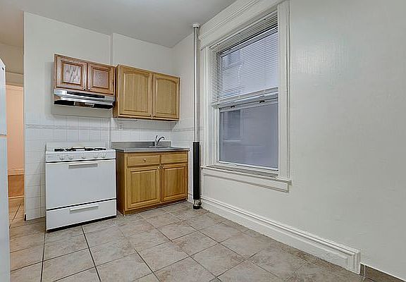 5th image of 24-27 Steinway St #3