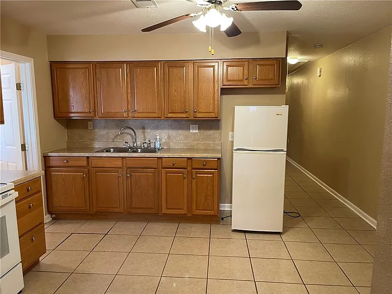8506 Deerfield St — Photo 5