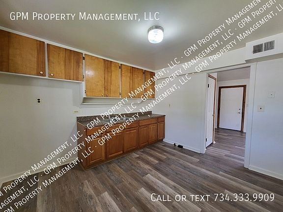 4th image of 2040 Dryden St
