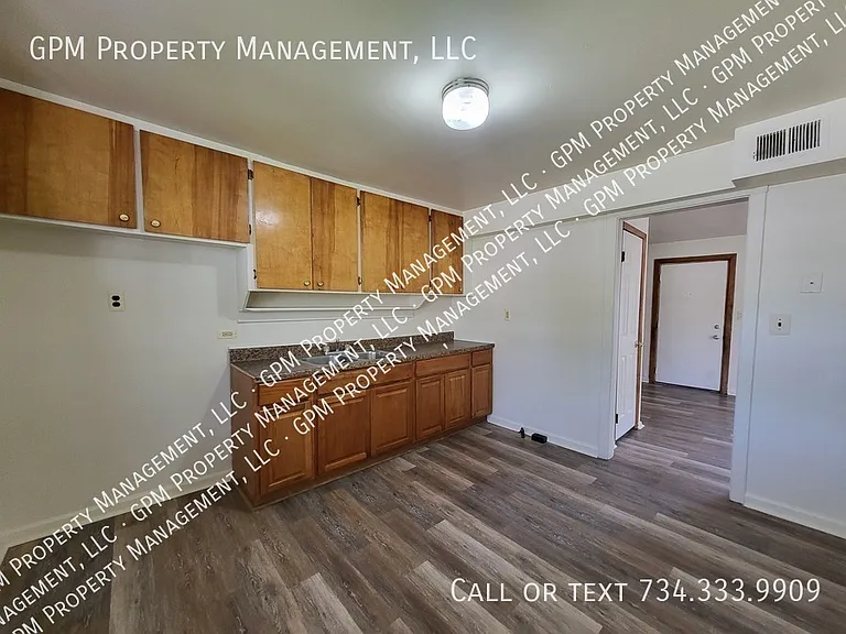 2040 Dryden St — Photo 4