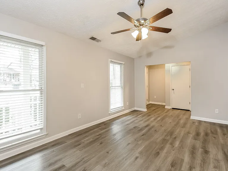 4067 Keheley Glen Dr — Photo 10