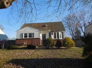 5 Cloverdale Rd, Blackwood, NJ 08012