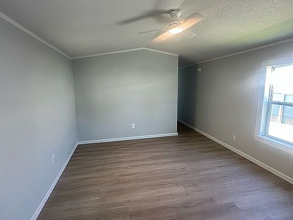 5th image of 39 Rockland Ave