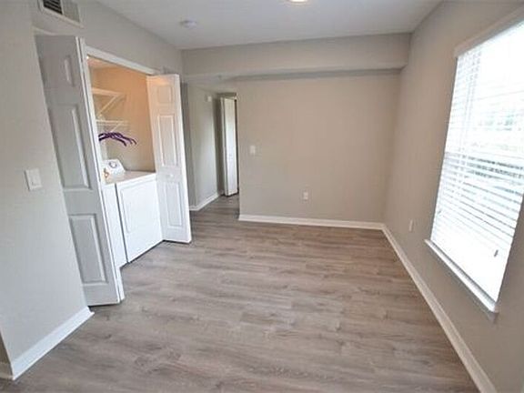5th image of 3624 N Goldenrod Rd #205