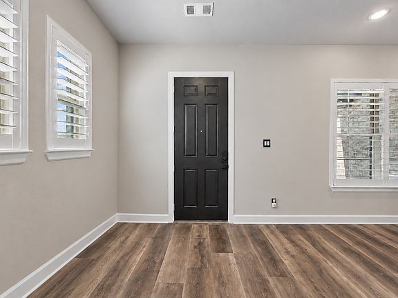 5th image of 360 Foxthorne Way