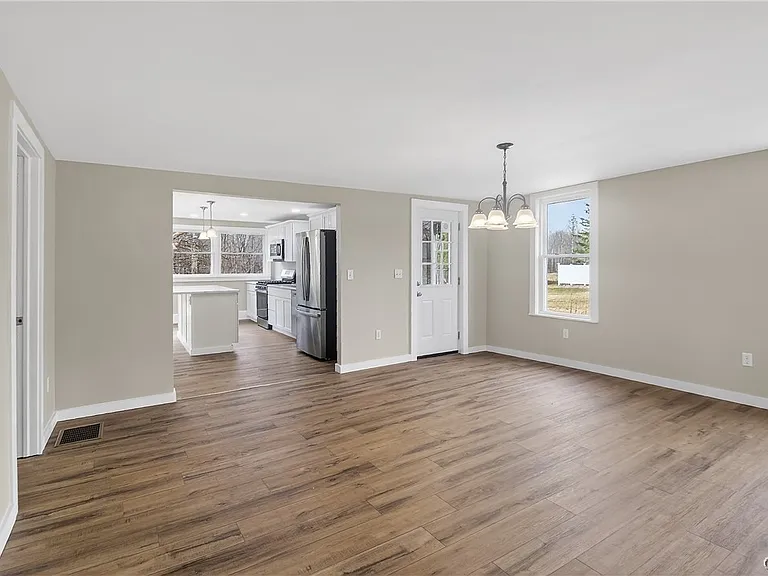 6637 Dix Rd — Photo 20