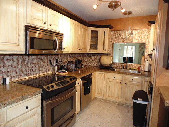 2nd image of 19 Palmetto Pl