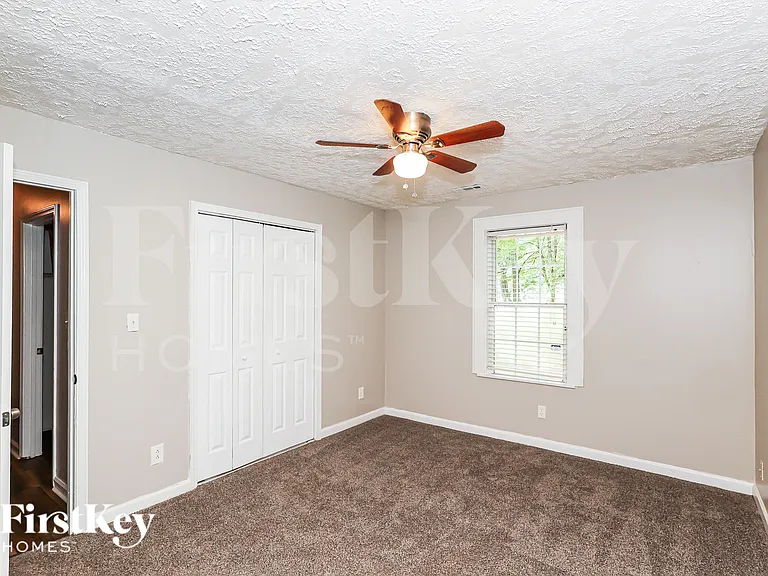 83 Huntington Ct — Photo 16