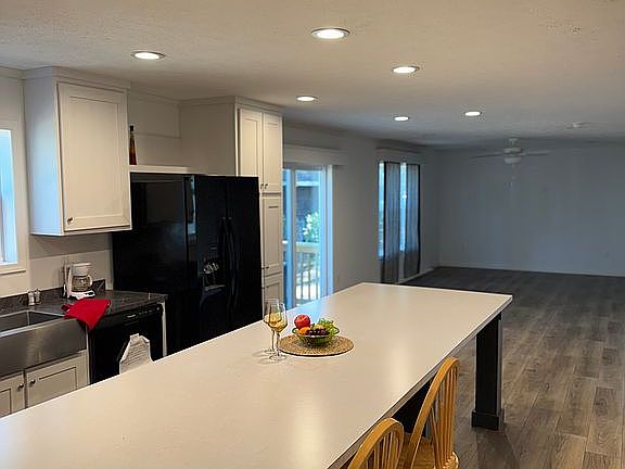 5th image of 203 Blue Jay Rd