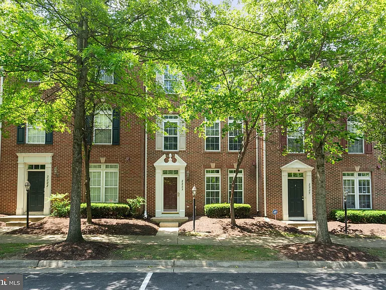 2225 Potomac Club Pkwy — Photo 39