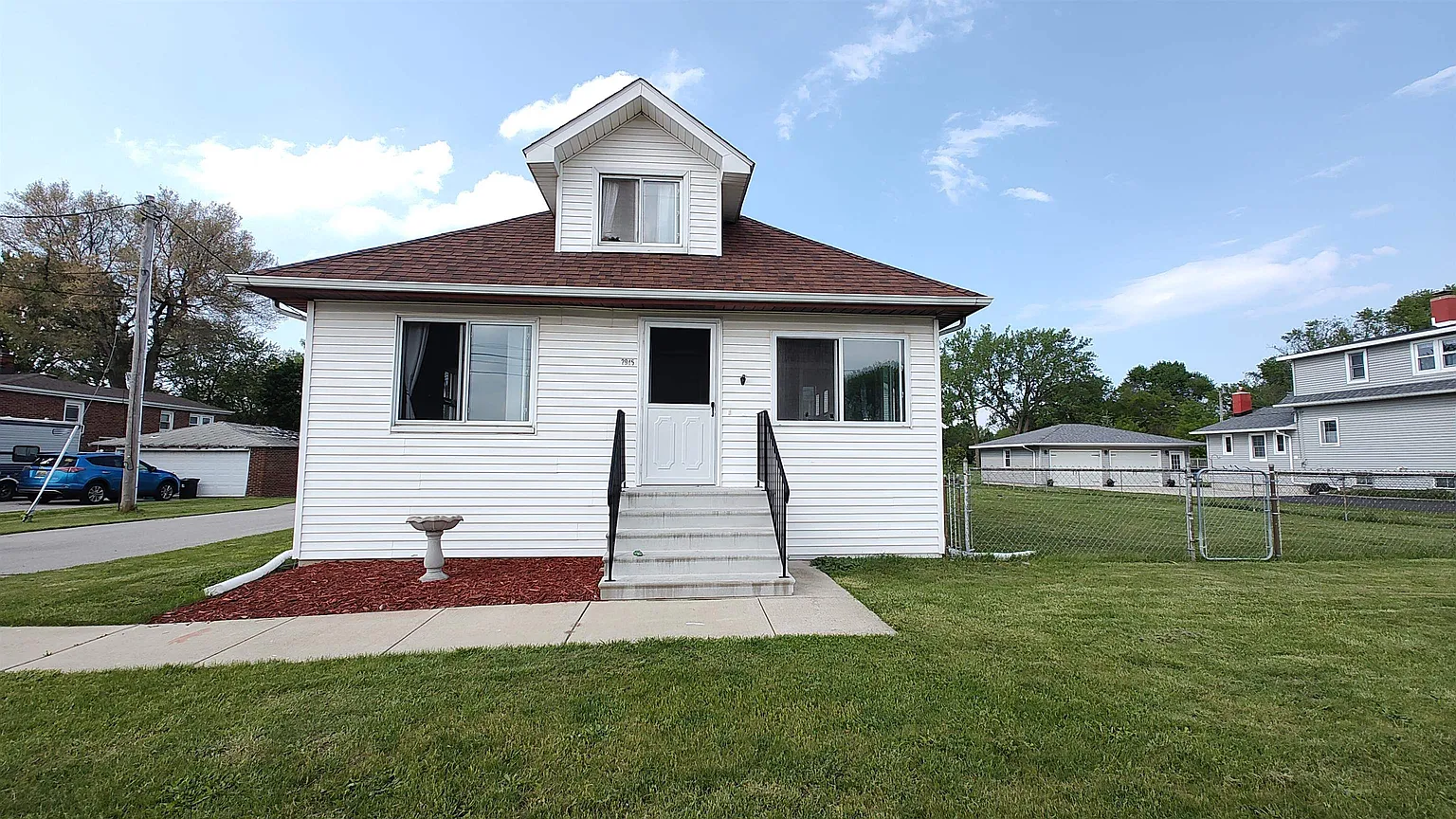 2945 W Midland Rd photo 1